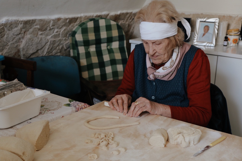 Orecchiette: a tradition passed on by hand.