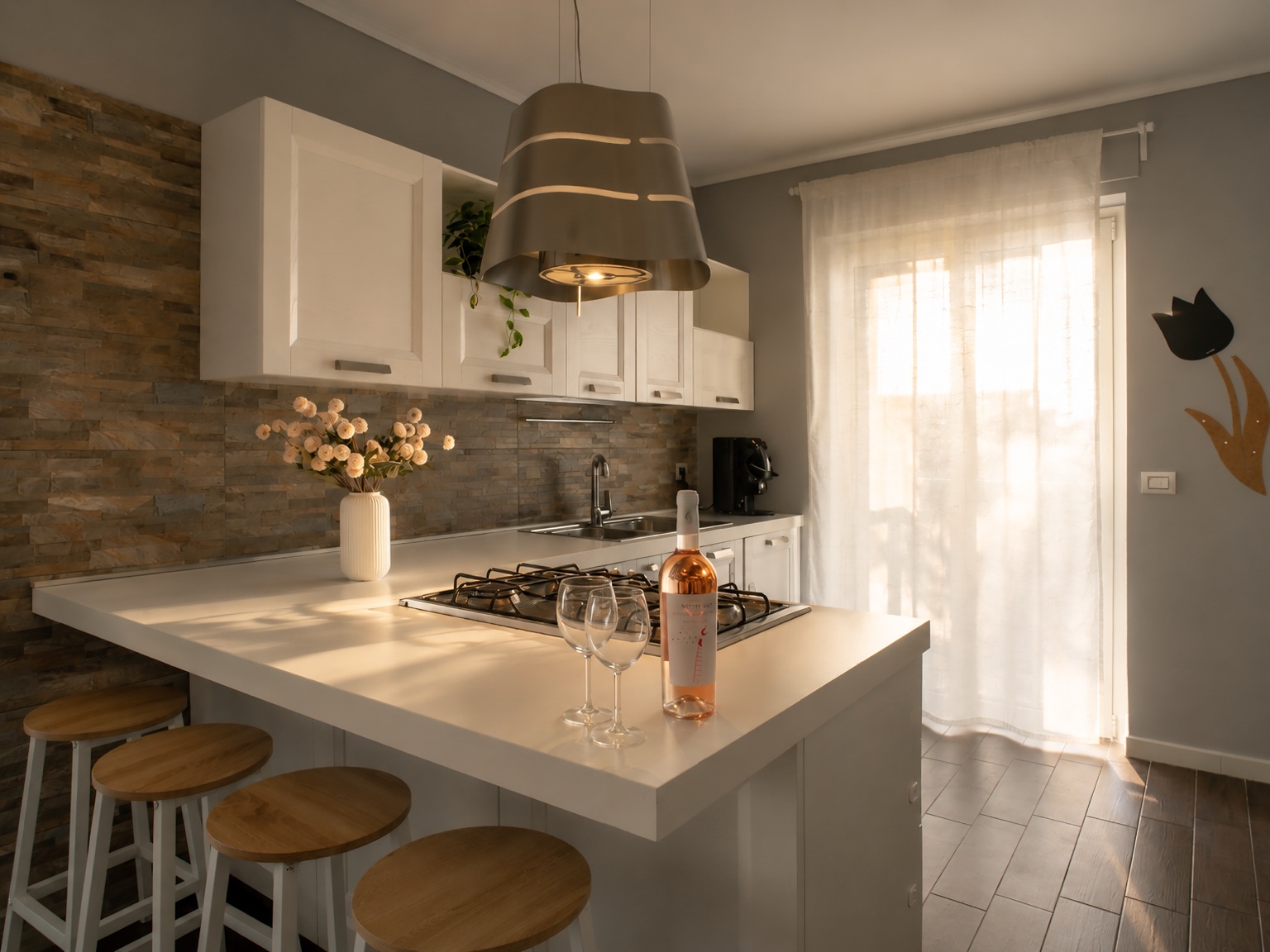 Fully equipped kitchen with island