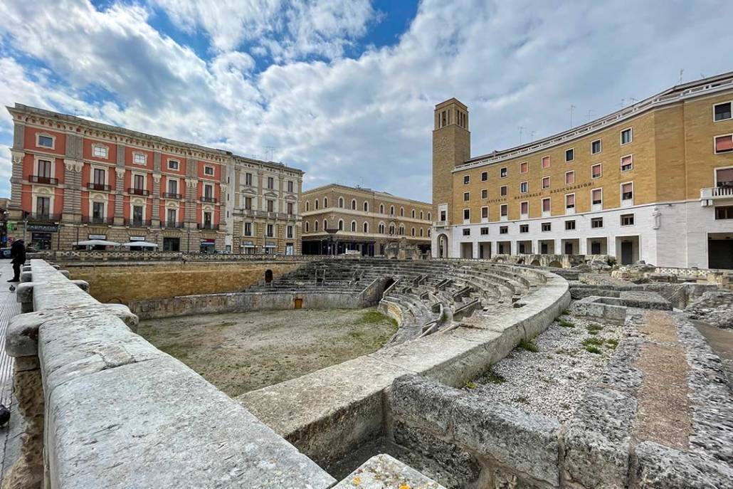 Piazza Sant’Oronzo · Anfiteatro Romano