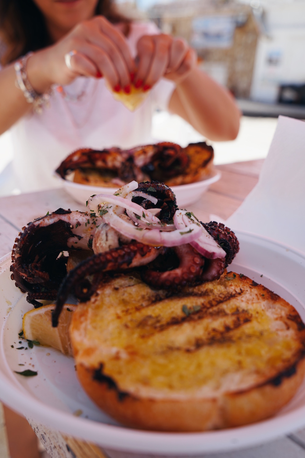 An octopus sandwich among Polignano’s flavours